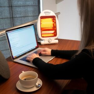 alpina Elektrische Kachel LQ001 – Infrarood Verwarming 800W – Halogeen Heater met 2 Warmtestanden – Compacte Kachel Elektrisch voor Binnen – Elektrische Verwarming met… alpina Elektrische Kachel LQ001 – Infrarood Verwarming 800W – Halogeen Heater met 2 Warmtestanden – Compacte Kachel Elektrisch voor Binnen – Elektrische Verwarming met...